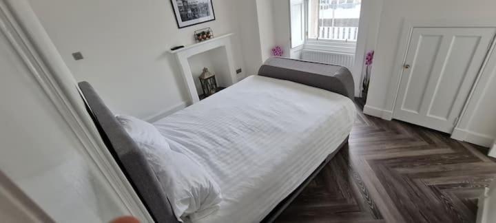 Castle Terrace 1 Bed Looking Onto Castle - Sleeps Upto 4 Appartement EDI